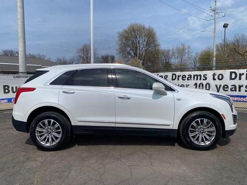 Crystal White Tricoat 2019 Cadillac XT5 Luxury