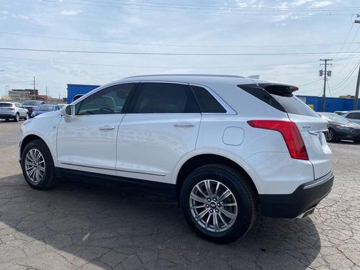 Crystal White Tricoat 2019 Cadillac XT5 Luxury