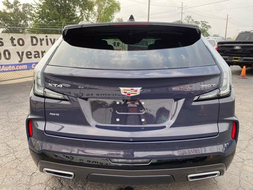 Deep Sea Metallic 2025 Cadillac XT4 Sport