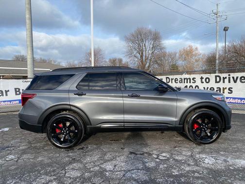 2022 Ford Explorer ST