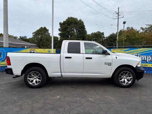 Bright White Clearcoat 2019 RAM 1500 Classic Tradesman