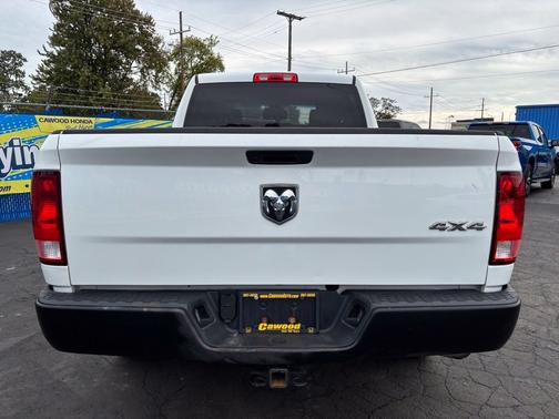 Bright White Clearcoat 2019 RAM 1500 Classic Tradesman