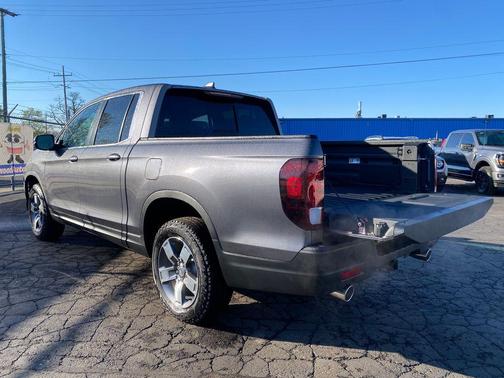 Modern Steel Metallic 2026 Honda Ridgeline RTL