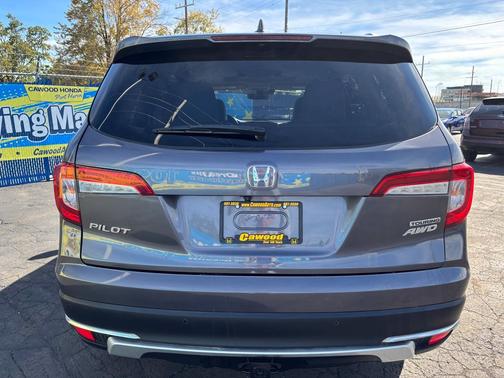 Modern Steel Metallic 2019 Honda Pilot Touring