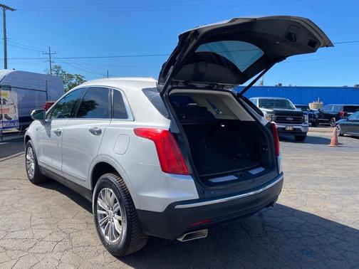 Radiant Silver Metallic 2017 Cadillac XT5 Base