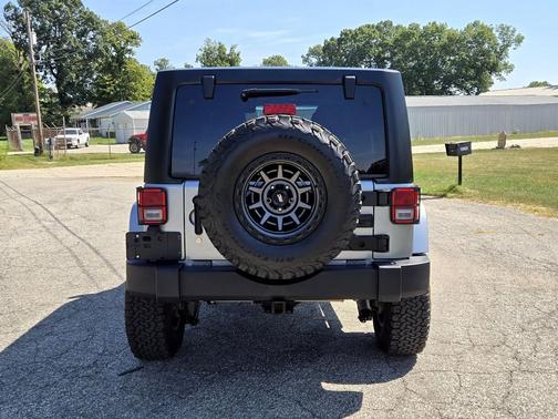 2013 Jeep Wrangler Unlimited Freedom Edition