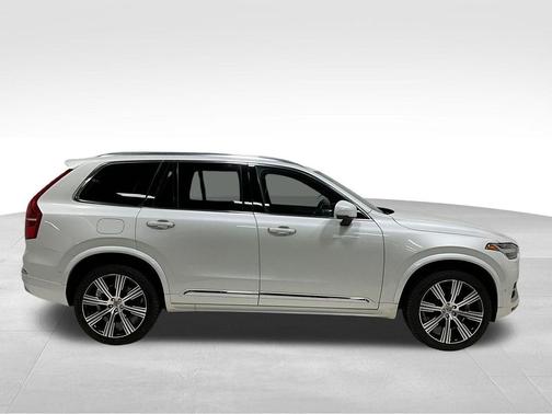2022 Volvo XC90 T6 Inscription