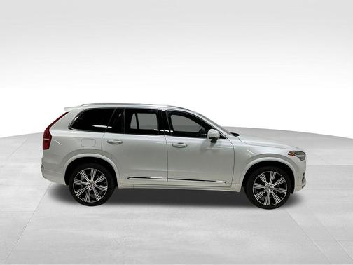 2022 Volvo XC90 T6 Inscription
