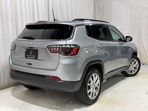 Billet Silver Metallic Clearcoat 2023 Jeep Compass Latitude Lux