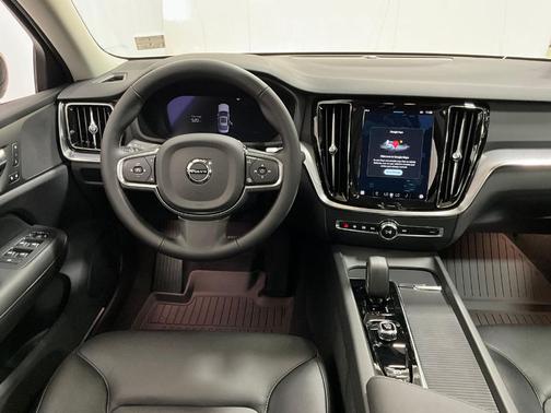 2025 Volvo S60 B5 Core