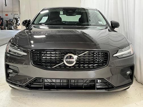 2025 Volvo S60 B5 Core