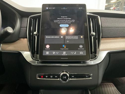 2025 Volvo XC90 B6 Core