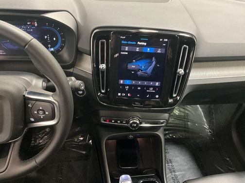 Silver Dawn Metallic 2025 Volvo XC40 B5 Plus Bright Theme