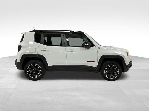 Alpine White Clearcoat 2023 Jeep Renegade Trailhawk