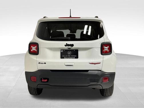 Alpine White Clearcoat 2023 Jeep Renegade Trailhawk