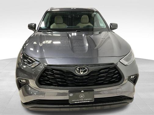 Magnetic Gray Metallic 2022 Toyota Highlander XLE