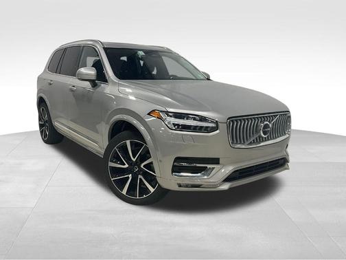 2024 Volvo XC90 B5 Plus Bright Theme