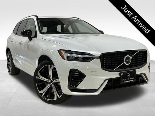 2024 Volvo XC60 Recharge Plug-In Hybrid T8 Ultimate Dark Theme