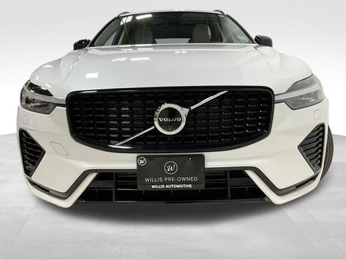 2024 Volvo XC60 Recharge Plug-In Hybrid T8 Ultimate Dark Theme