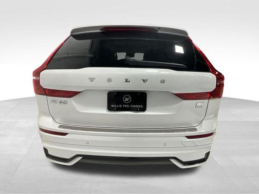2024 Volvo XC60 Recharge Plug-In Hybrid T8 Ultimate Dark Theme