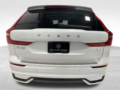 2024 Volvo XC60 Recharge Plug-In Hybrid T8 Ultimate Dark Theme
