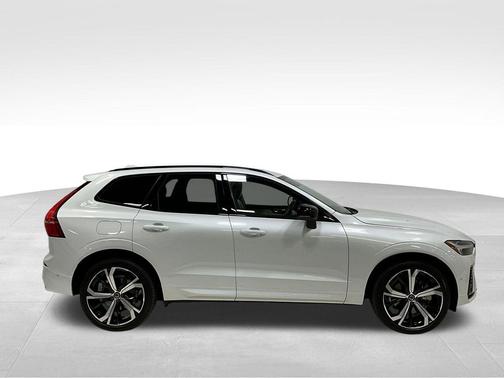 2024 Volvo XC60 Recharge Plug-In Hybrid T8 Ultimate Dark Theme