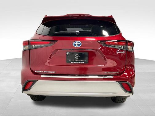 2024 Toyota Highlander Hybrid Platinum