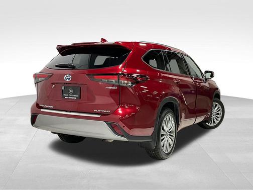 2024 Toyota Highlander Hybrid Platinum