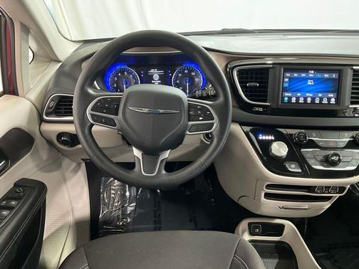 2021 Chrysler Voyager L