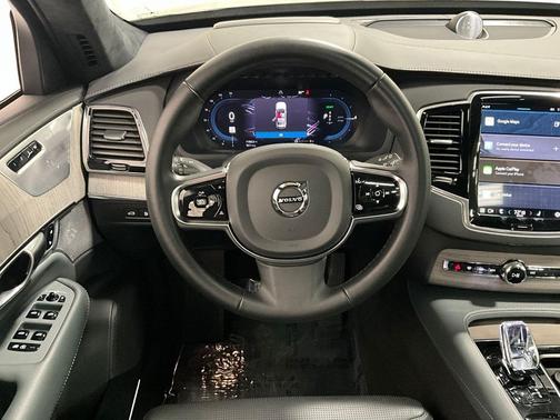 2024 Volvo XC90 Recharge Plug-In Hybrid T8 Ultimate Bright Theme 7-Seater