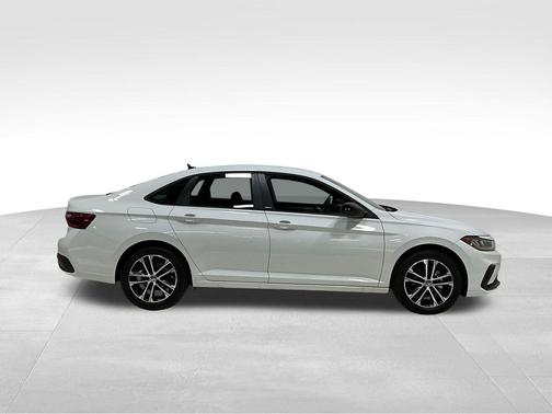 Pure White 2025 Volkswagen Jetta 1.5T Sport