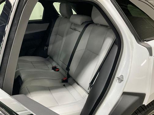 2026 Land Rover Range Rover Velar P250 SE R-Dynamic