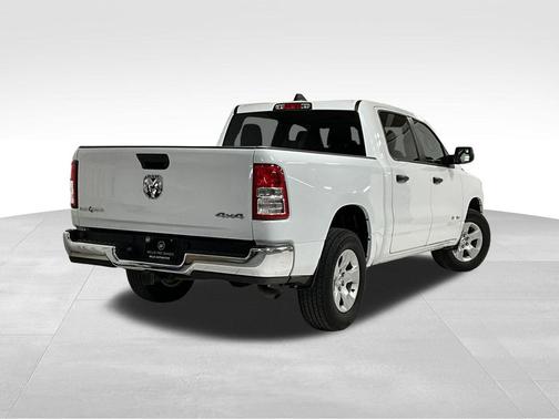 Bright White Clearcoat 2024 RAM 1500 Big Horn/Lone Star
