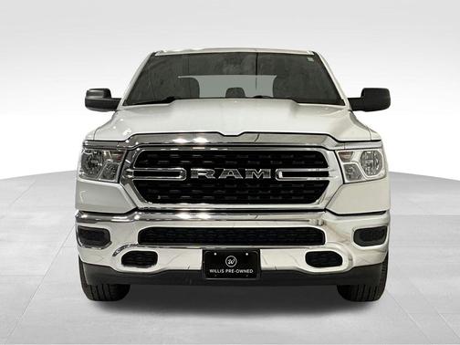 Bright White Clearcoat 2024 RAM 1500 Big Horn/Lone Star