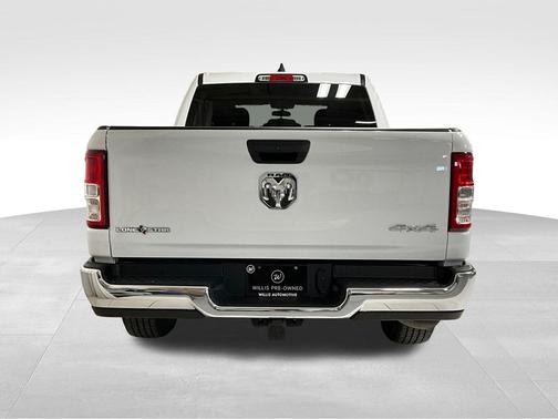 Bright White Clearcoat 2024 RAM 1500 Big Horn/Lone Star