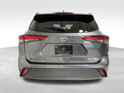 Magnetic Gray Metallic 2021 Toyota Highlander XLE