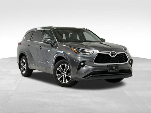 Magnetic Gray Metallic 2021 Toyota Highlander XLE