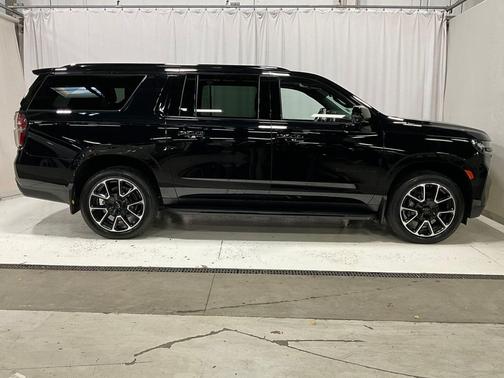 2024 Chevrolet Suburban RST