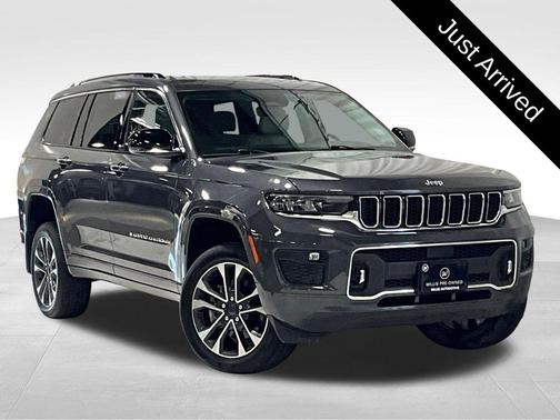 Baltic Gray Metallic Clearcoat 2023 Jeep Grand Cherokee L Overland