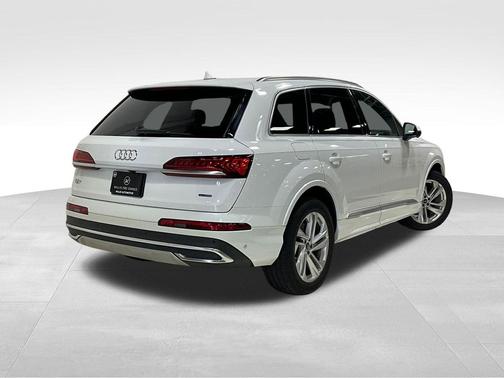 Carrara White 2022 Audi Q7 55 Premium Plus