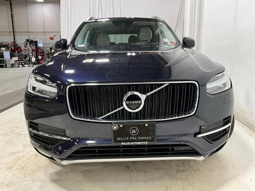 2016 Volvo XC90 T6 Momentum