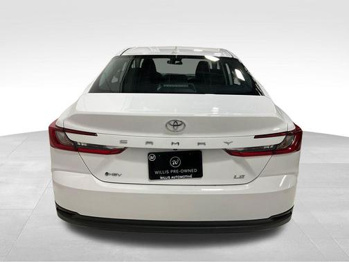 Ice Cap 2026 Toyota Camry LE