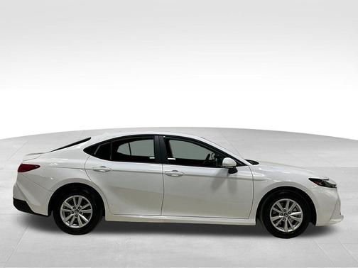 Ice Cap 2026 Toyota Camry LE