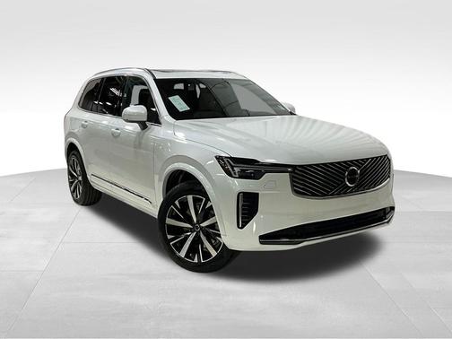 2025 Volvo XC90 B5 Core