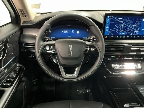 Infinite Black Metallic Clearcoat 2025 Lincoln Corsair Premiere