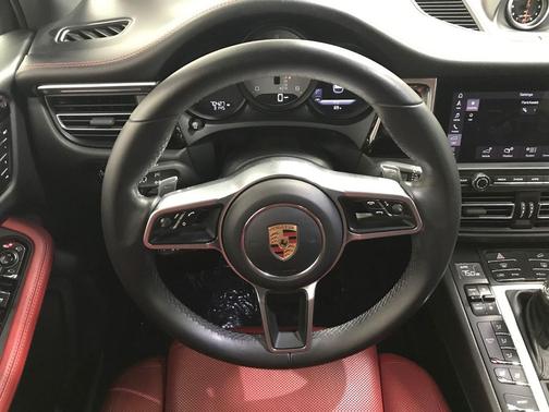 White 2020 Porsche Macan Macan
