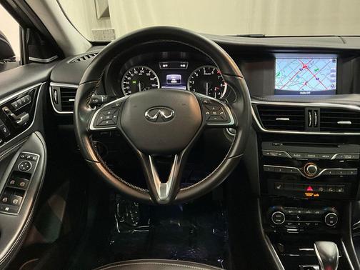 2019 INFINITI QX30 ESSENTIAL