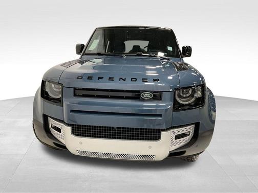 2025 Land Rover Defender 110 P300