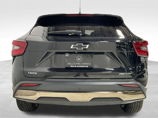 Mosaic Black Metallic 2025 Chevrolet Trax FWD ACTIV