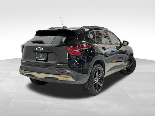 Mosaic Black Metallic 2025 Chevrolet Trax FWD ACTIV